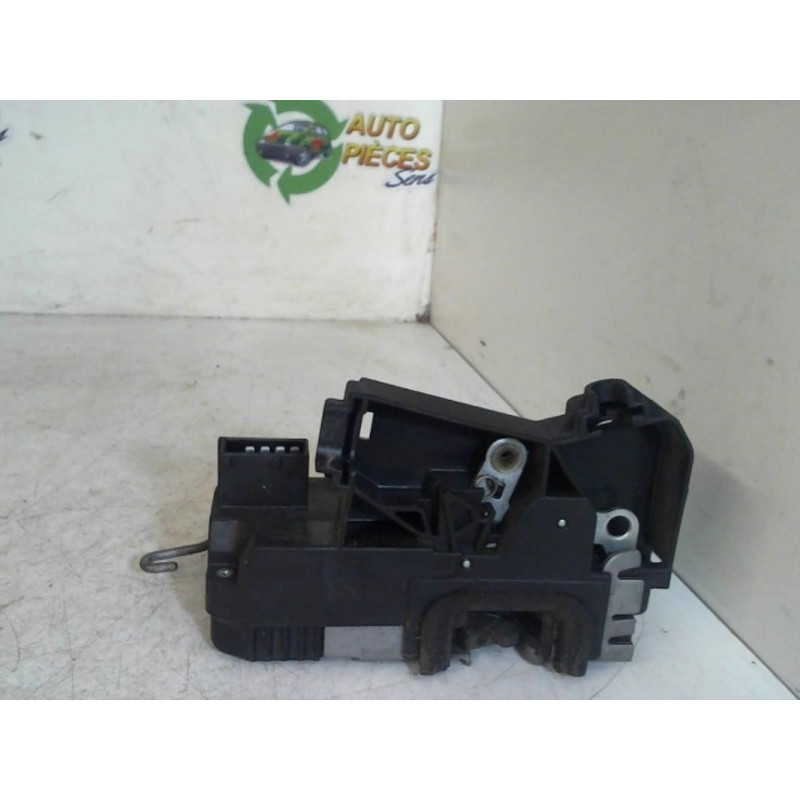 Serrure avant gauche OPEL CORSA C PHASE 2 d’occasion