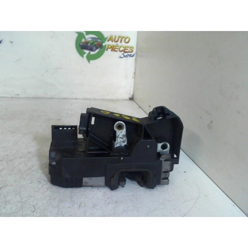Serrure avant gauche OPEL ZAFIRA A PHASE 1 d’occasion