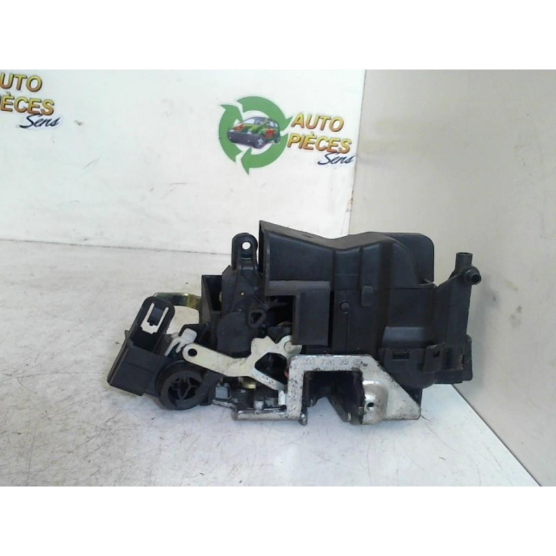Serrure avant gauche MERCEDES  d’occasion