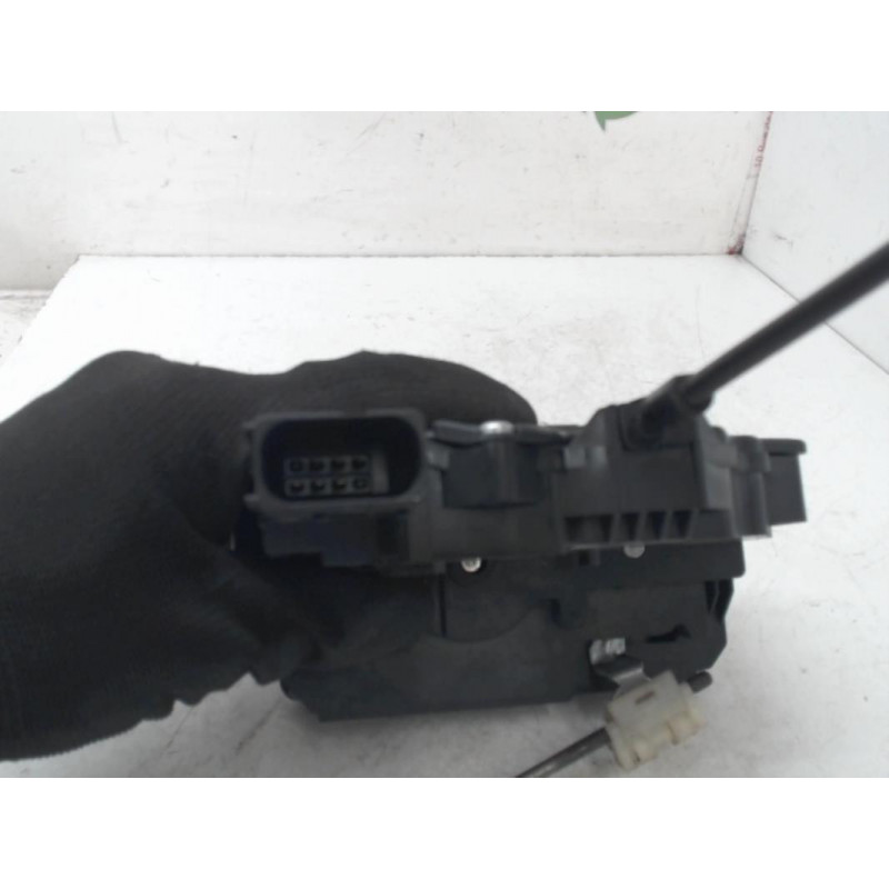 Serrure avant droit OPEL CORSA D PHASE 2 d’occasion