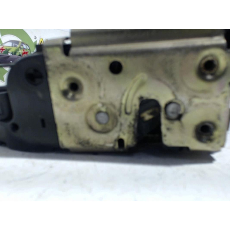 Serrure avant droit RENAULT MEGANE 2 PHASE 1 d’occasion