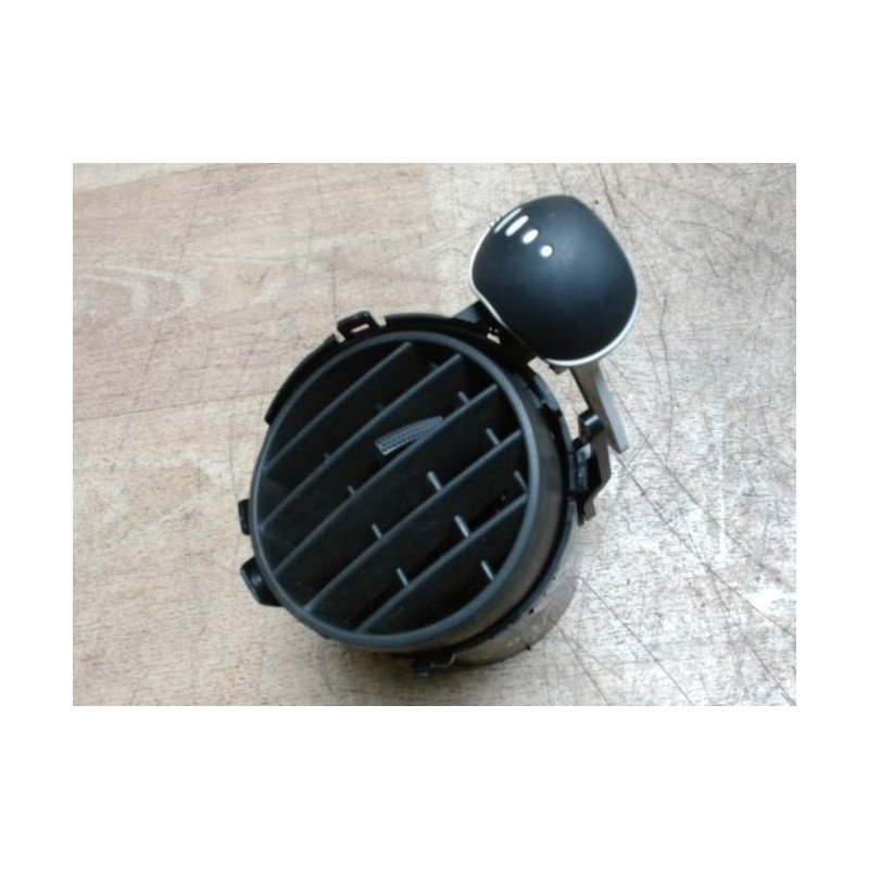 Aerateur tableau de bord RENAULT CLIO 3 PHASE 1 d’occasion