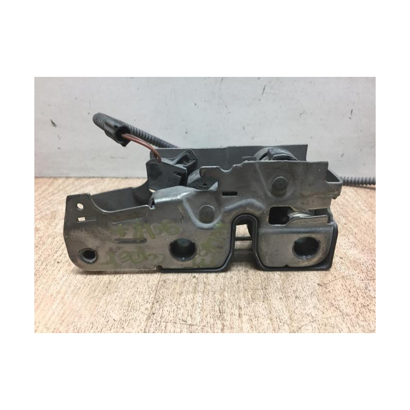Serrure de capot VOLKSWAGEN GOLF PLUS PHASE 1 d’occasion