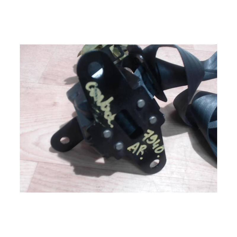 Attache ceinture arriere centrale KIA SPORTAGE 2 PHASE 1 d’occasion