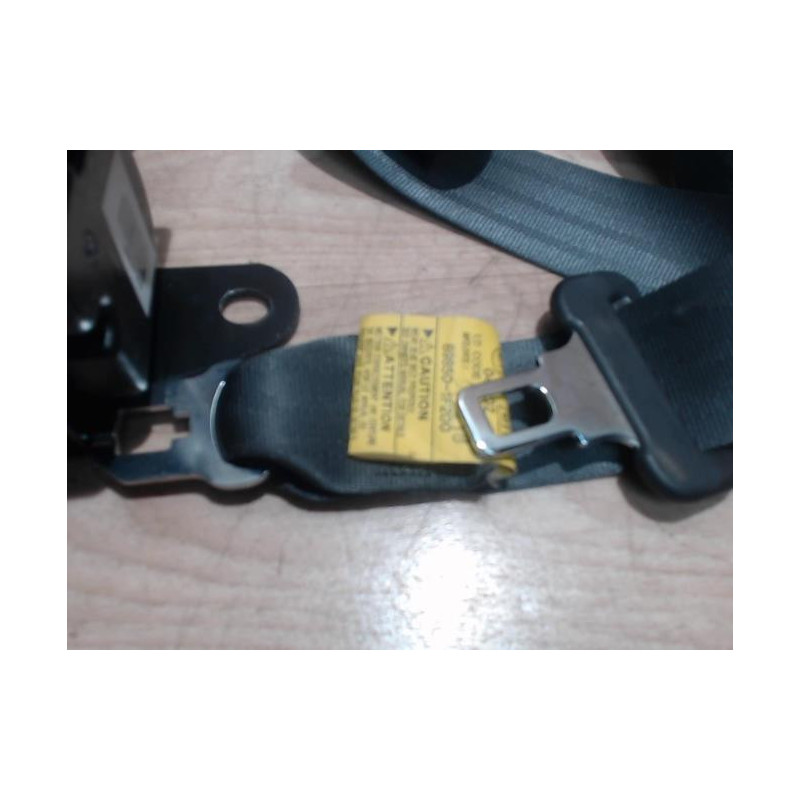 Attache ceinture arriere centrale KIA SPORTAGE 2 PHASE 1 d’occasion