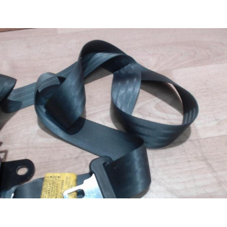 Attache ceinture arriere centrale KIA SPORTAGE 2 PHASE 1 d’occasion