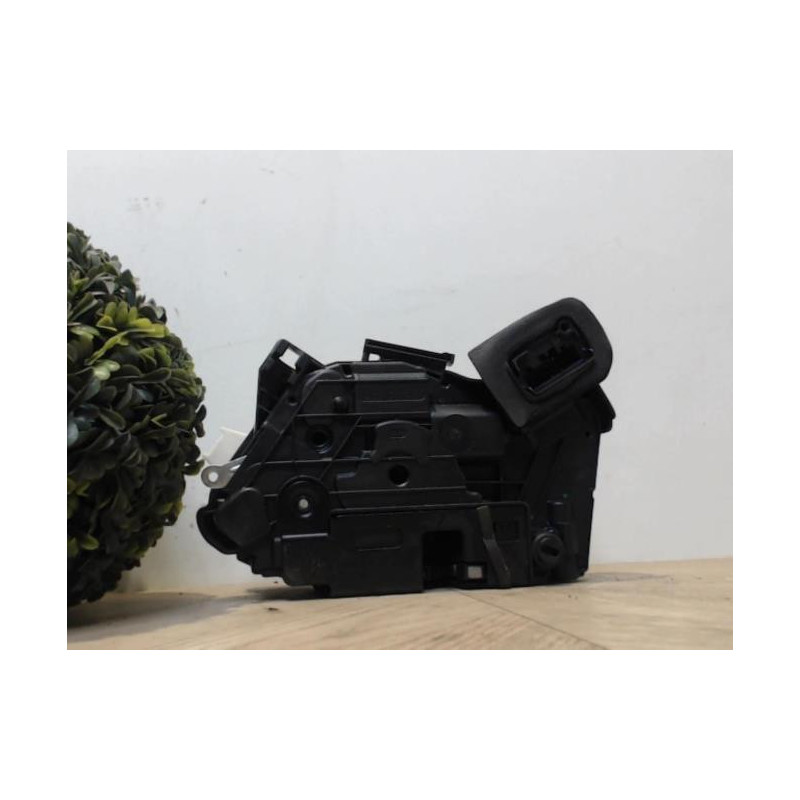 Moteur leve vitre arriere droit VOLKSWAGEN POLO 5 PHASE 2 d’occasion