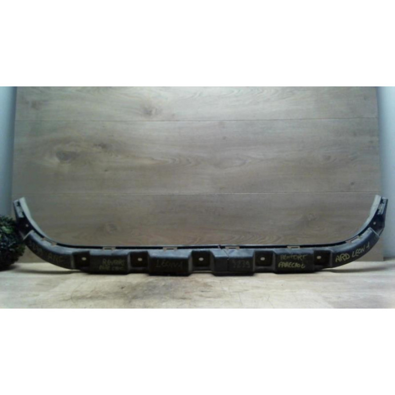 Moulure de pare choc arriere SEAT LEON 2 PHASE 1 d’occasion