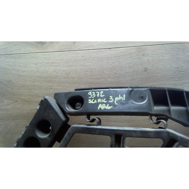 Moulure de pare choc arriere RENAULT SCENIC 3 PHASE 1 d’occasion