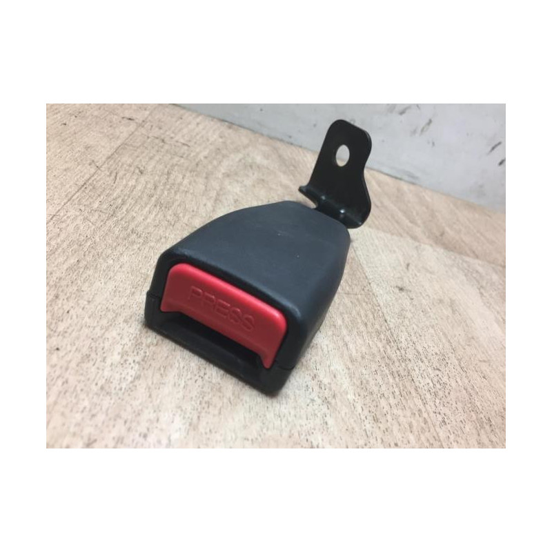 Attache ceinture arriere droit HYUNDAI COUPE 2 PHASE 1 d’occasion