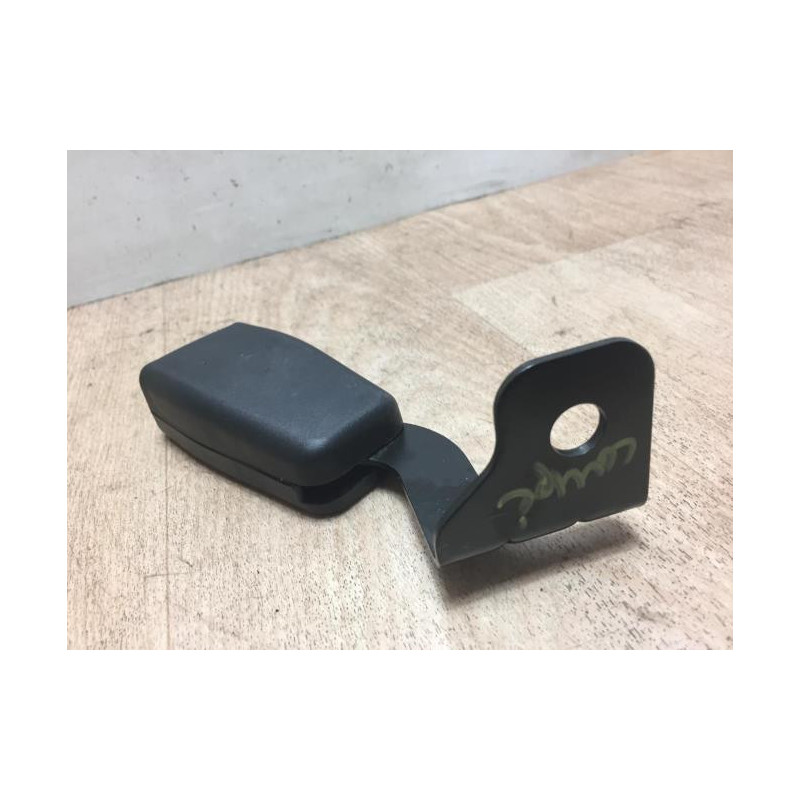 Attache ceinture arriere droit HYUNDAI COUPE 2 PHASE 1 d’occasion