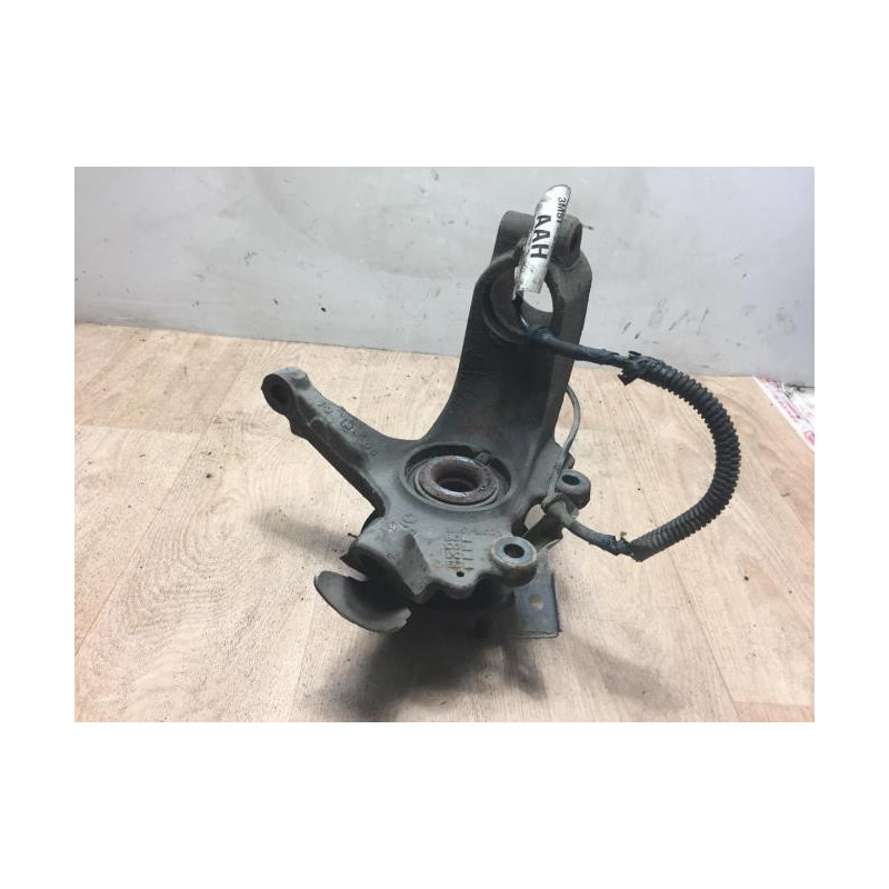 Fusee avant gauche FORD FOCUS 2 PHASE 1 d’occasion