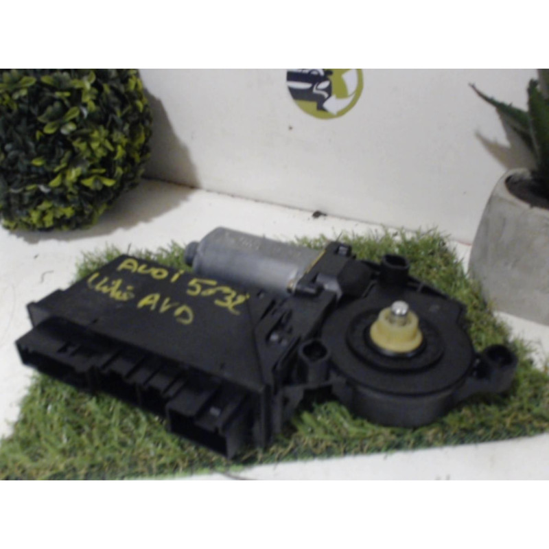 Moteur leve vitre avant droit AUDI A4 2 PHASE 1 d’occasion