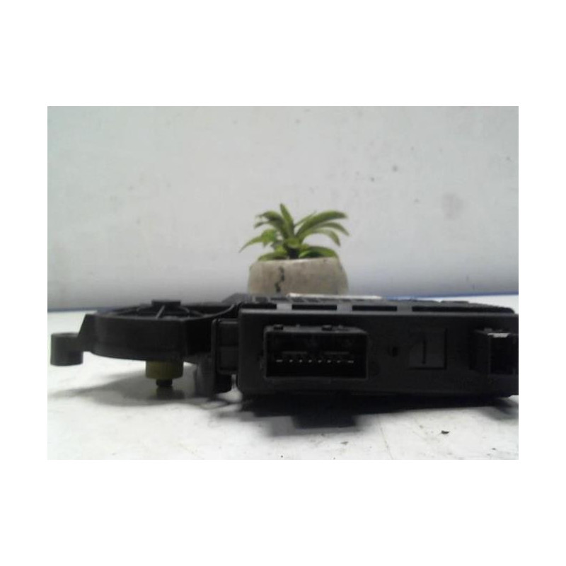 Moteur leve vitre avant droit CITROEN C4 PICASSO 1 d’occasion