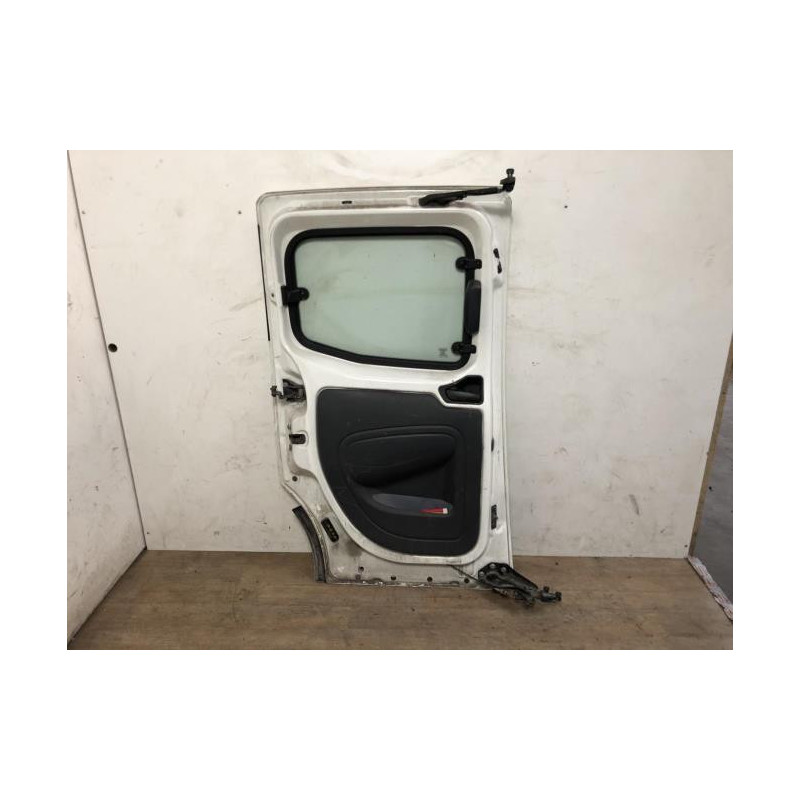 Porte laterale gauche PEUGEOT BIPPER d’occasion
