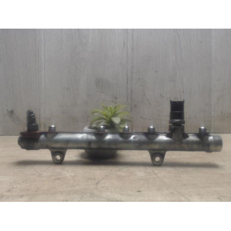 Rampe injection RENAULT MEGANE 2 PHASE 1 d’occasion