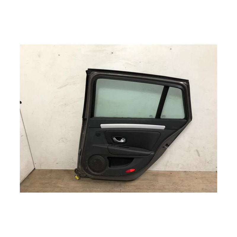 Porte arriere droit RENAULT LAGUNA 3 PHASE 1 BREAK d’occasion