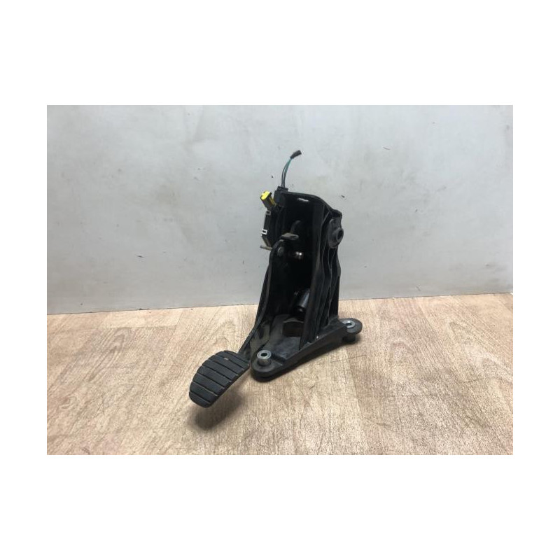 Pedalier d'embrayage RENAULT LAGUNA 3 PHASE 1 BREAK d’occasion