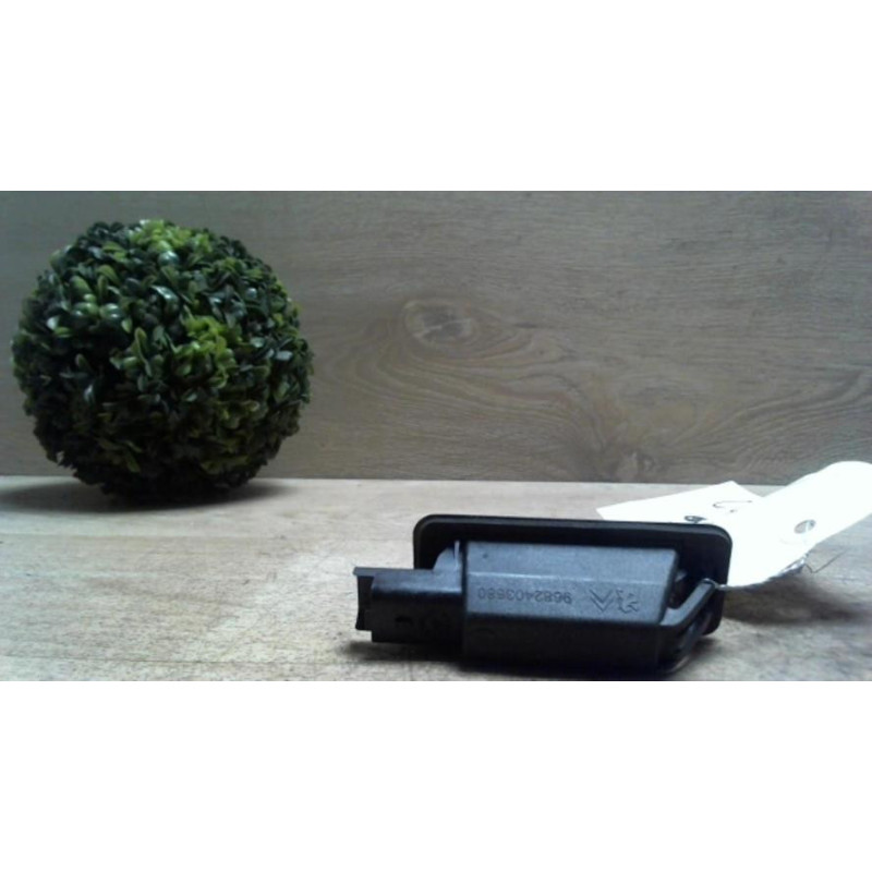 Eclairage de plaque CITROEN C4 2 PHASE 1 d’occasion