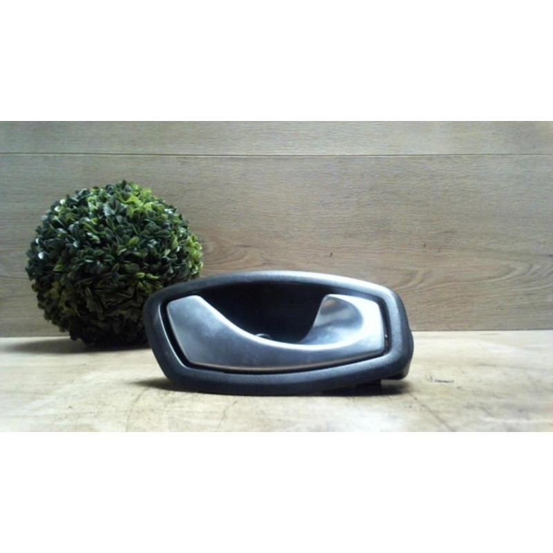Poignee interieur avant gauche RENAULT GRAND SCENIC 3 PHASE 1 d’occasion