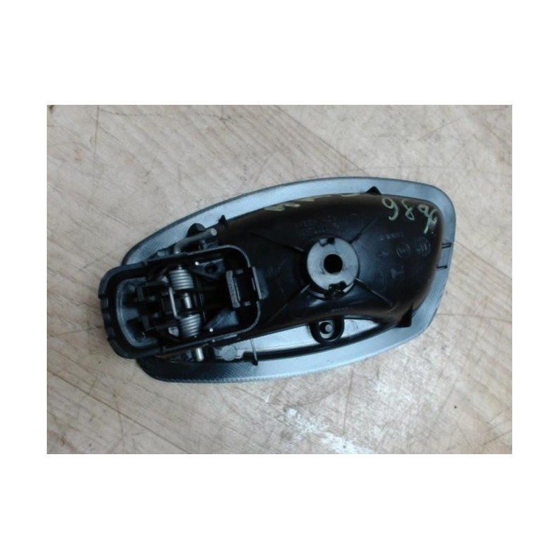 Poignee interieur arriere droit RENAULT GRAND SCENIC 3 PHASE 1 d’occasion