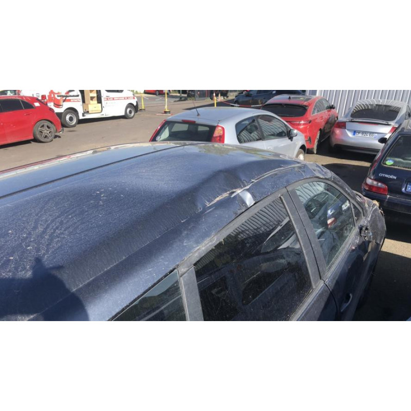 Poignee interieur arriere droit RENAULT GRAND SCENIC 3 PHASE 1 d’occasion