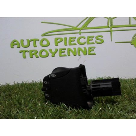 Commande autoradio FORD FIESTA 5 PHASE 1 d’occasion