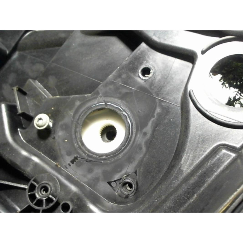 Leve vitre electrique avant droit FORD FIESTA 5 PHASE 1 d’occasion