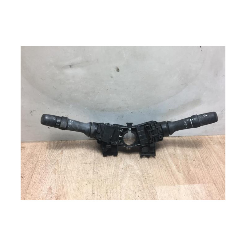 Com (Bloc Contacteur Tournant+Commodo Essuie Glace+Commodo Phare) TOYOTA HILUX 4 PHASE 3 d’occasion