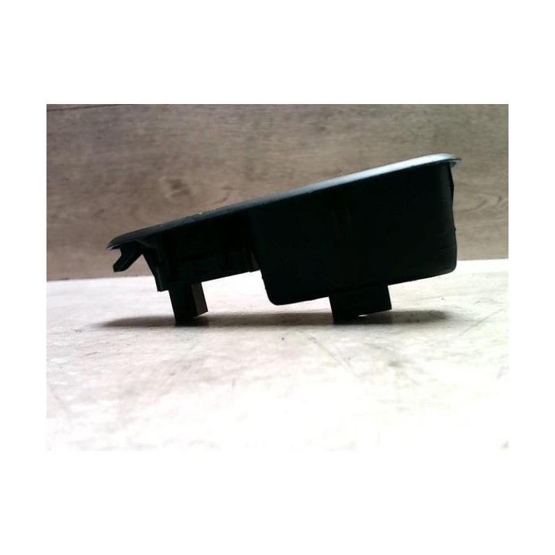Interrupteur de leve vitre arriere droit PEUGEOT 5008 1 PHASE 1 d’occasion