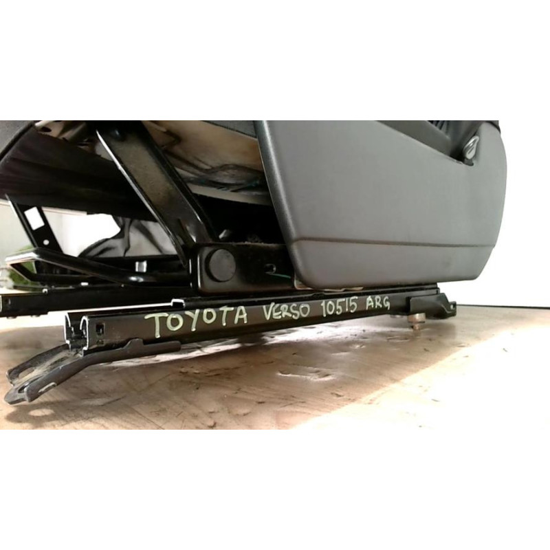 Siege arriere gauche TOYOTA COROLLA VERSO 2 PHASE 2 d’occasion