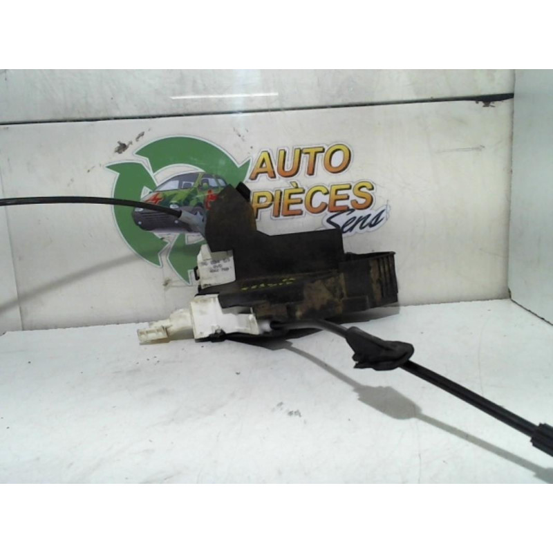 Serrure avant droit CITROEN C4 1 PHASE 1 d’occasion