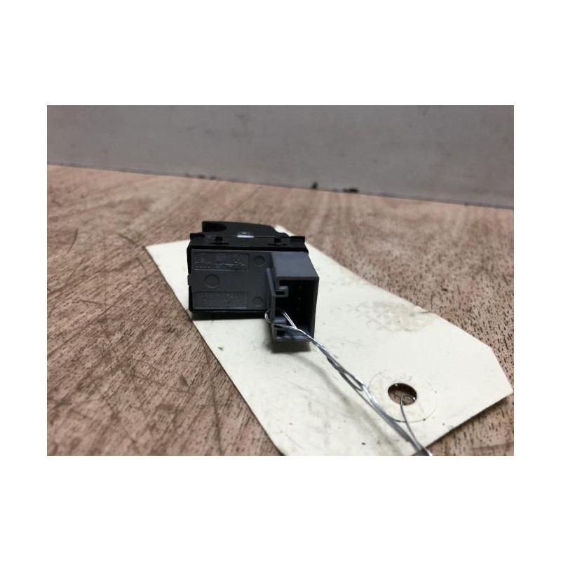 Interrupteur de leve vitre avant droit SEAT IBIZA 4 PHASE 1 d’occasion