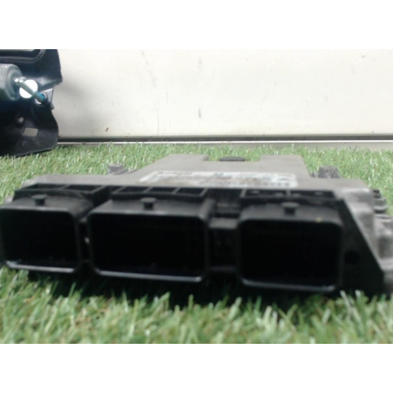Calculateur moteur CITROEN C4PICASSO PICAS GD d’occasion