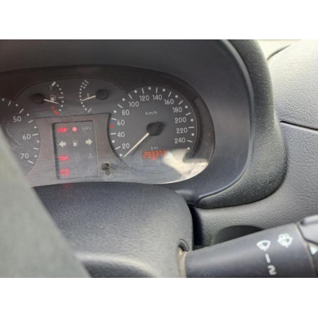 Calandre RENAULT CLIO 2 PHASE 1 d’occasion