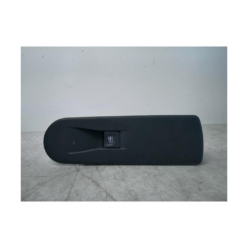 Interrupteur de leve vitre avant droit RENAULT CLIO 4 PHASE 1 d’occasion