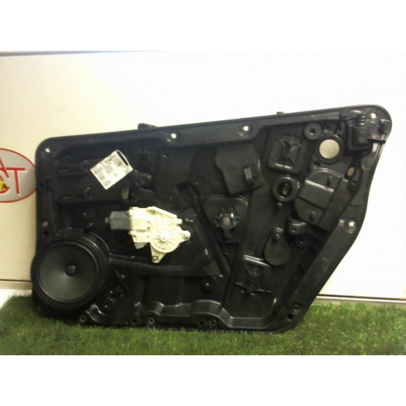 Leve vitre electrique avant droit MERCEDES CLASSE GLA (X156) d’occasion
