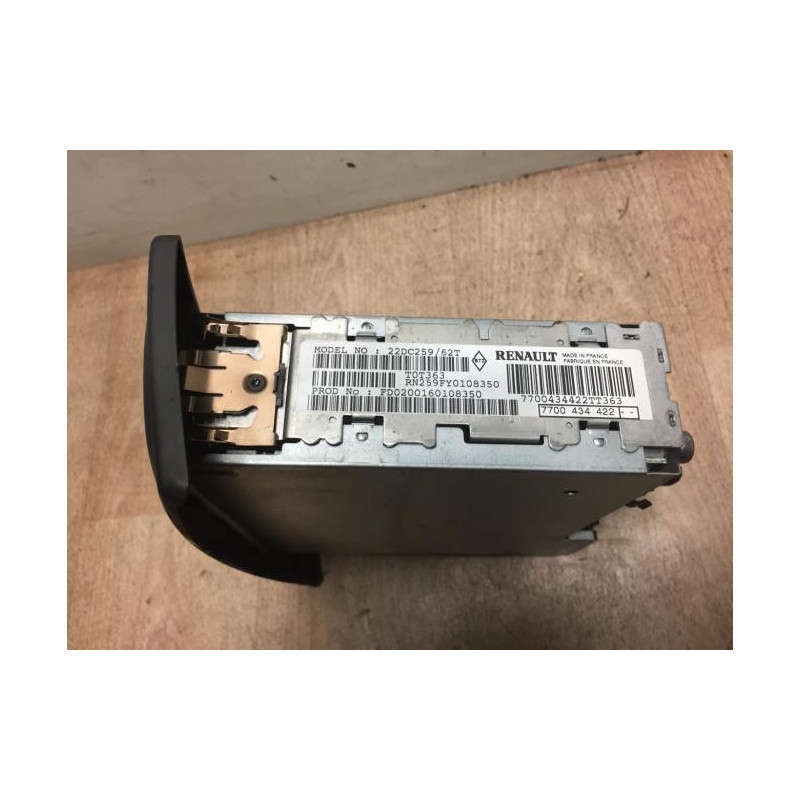 Autoradio d'origine RENAULT MEGANE 1 PHASE 2 COUPE d’occasion