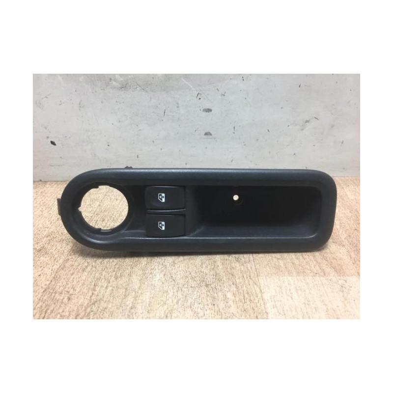 Interrupteur de leve vitre avant gauche RENAULT TWINGO 2 PHASE 1 d’occasion
