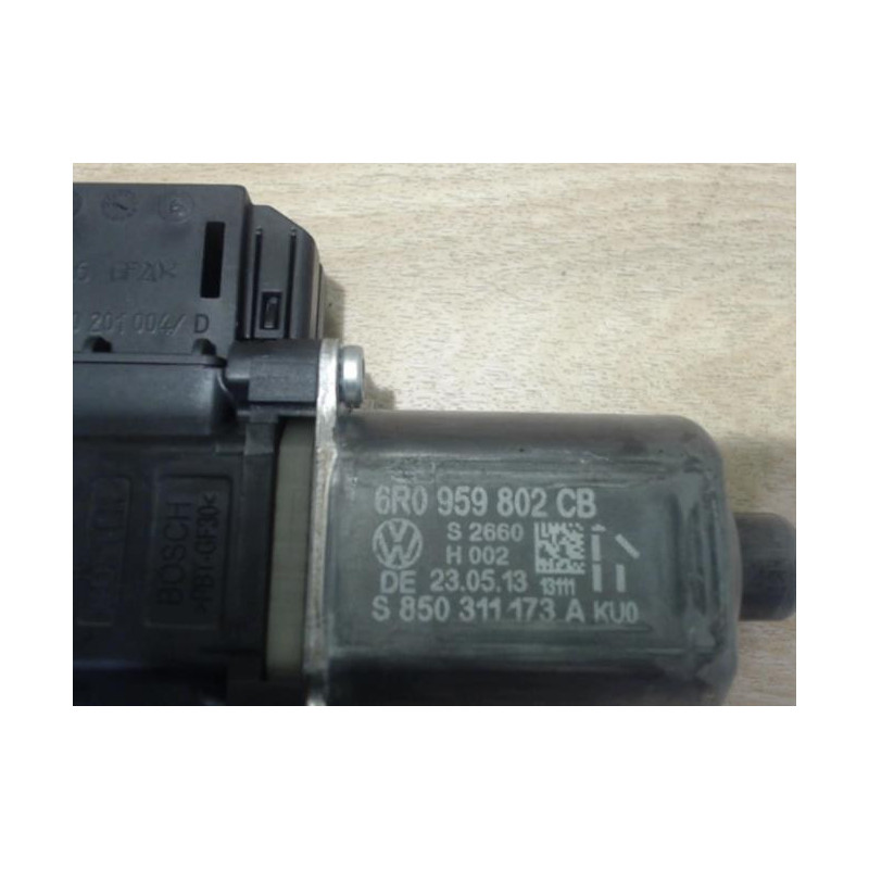 Moteur essuie glace avant droit VOLKSWAGEN BEETLE 2 CABRIO PHASE 1 d’occasion