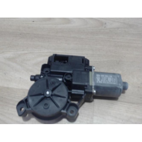 Moteur essuie glace avant droit VOLKSWAGEN BEETLE 2 CABRIO PHASE 1 d’occasion