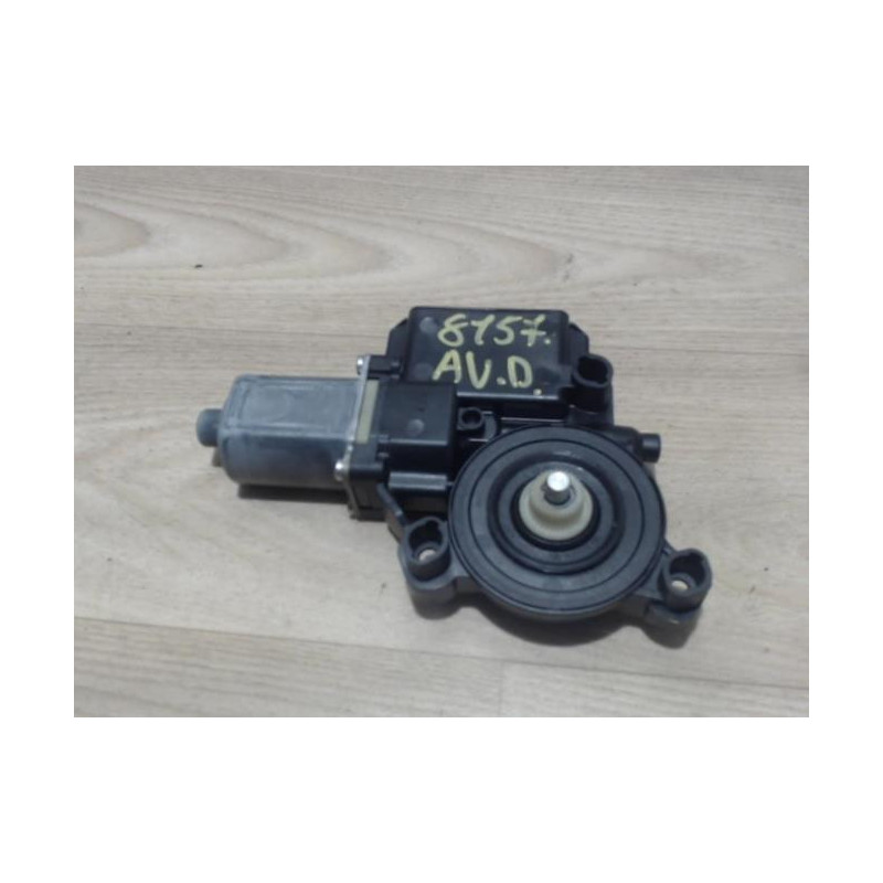 Moteur essuie glace avant droit VOLKSWAGEN BEETLE 2 CABRIO PHASE 1 d’occasion