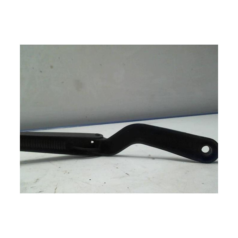 Bras essuie glace avant droit FORD FIESTA 5 PHASE 1 d’occasion