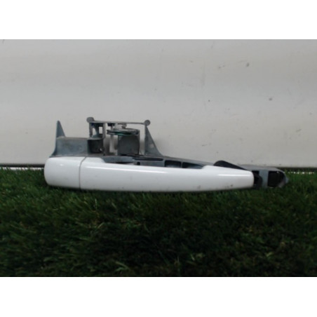 Poignee porte avant droit RENAULT CLIO II PHASE 1 d’occasion