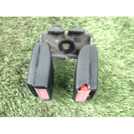 Attache ceinture arriere centrale RENAULT MEGANE II CC PHASE 2 d’occasion